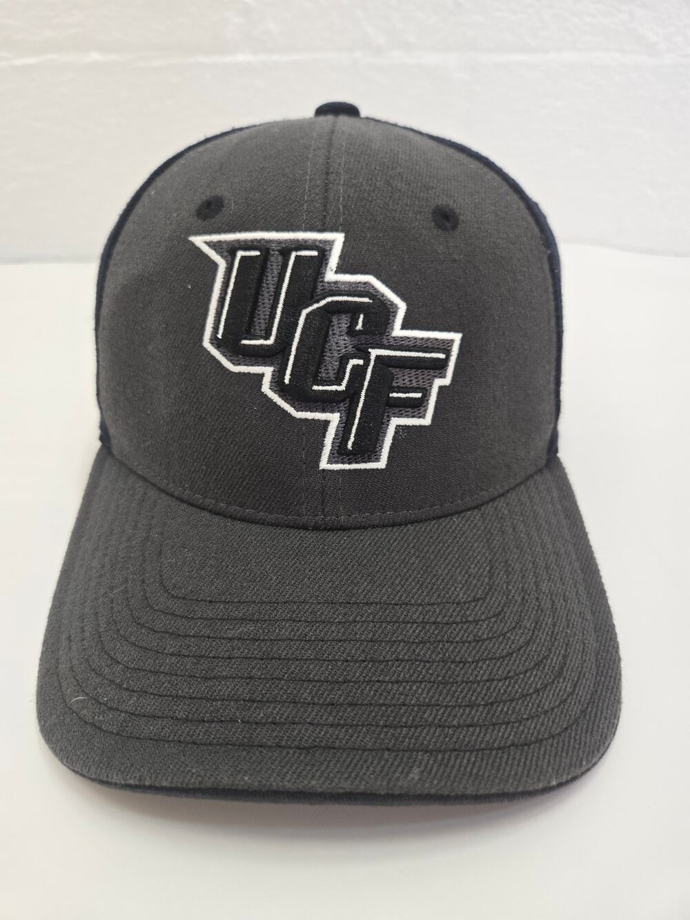 Zephyr UCF Knights Hat M/L Black Stretch Fit University Central Florida NCAA